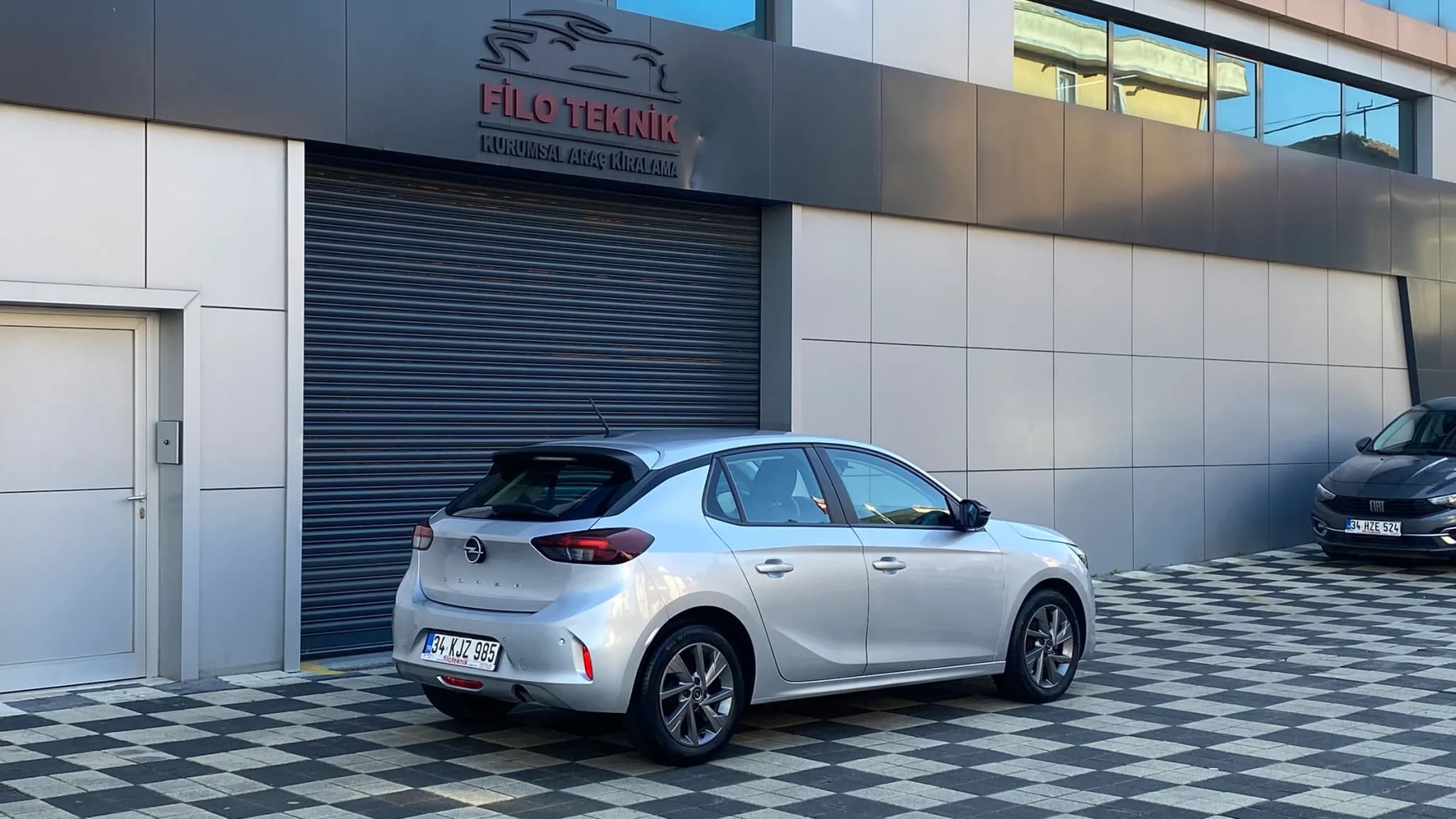 OPEL CORSA - Thumbnail 2