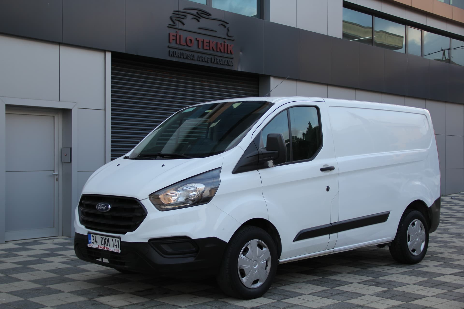 FORD TRANSİT CUSTOM - Gorsel 1