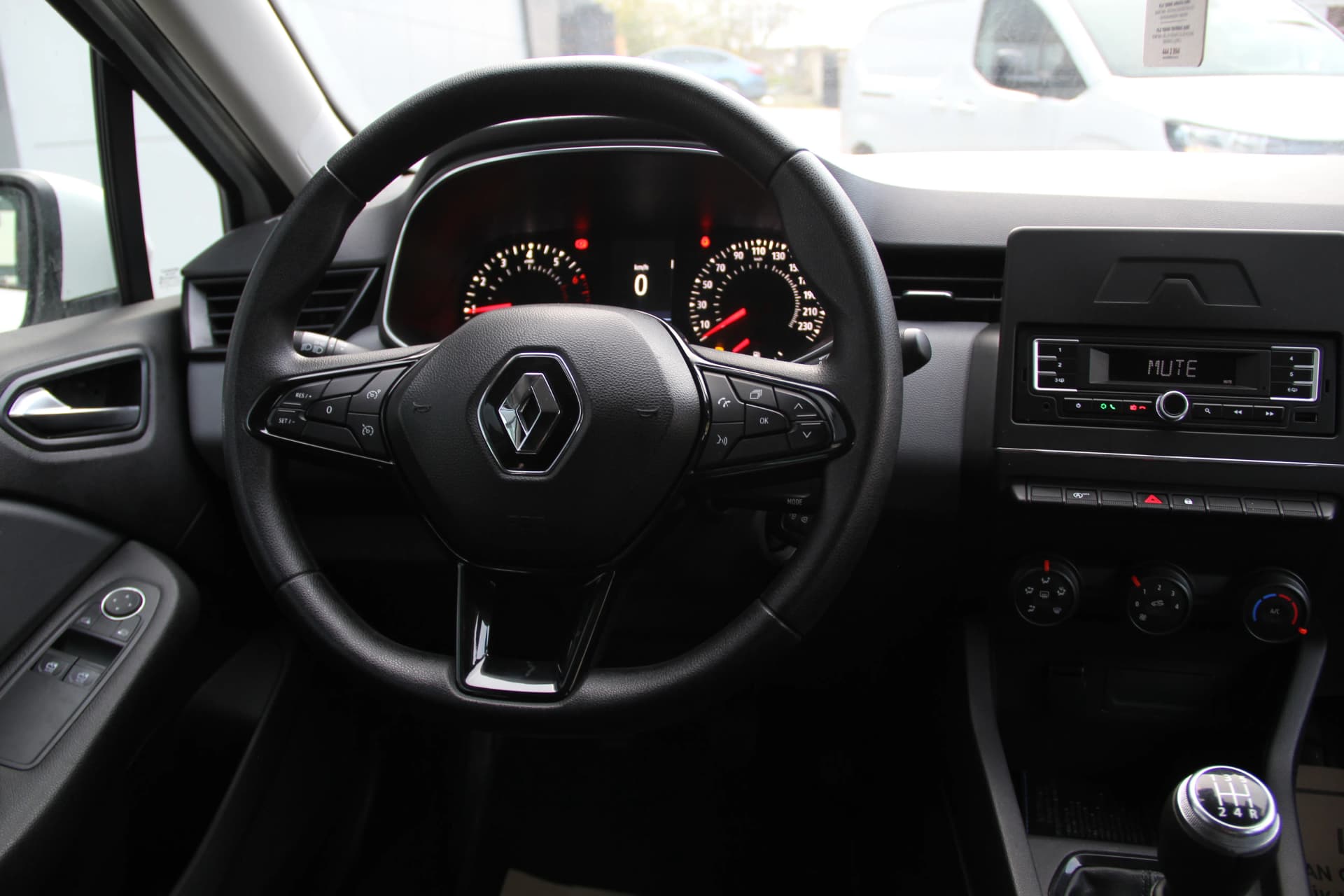 RENAULT CLIO - Kucuk gorsel 3